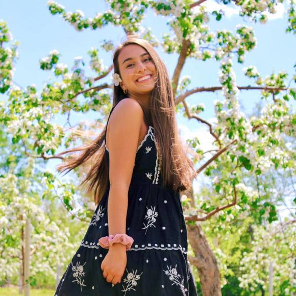 Meet your Posher, Alice - Picture 1 of 1